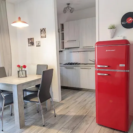 Mary 페스키에라델가르다